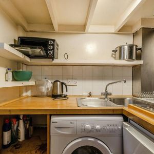 Studio to rent - Photo 2