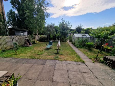 1 bedroom semi-detached house to rent - Photo 4