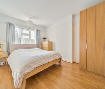 4 bedroom semi-detached house to rent - Photo 4