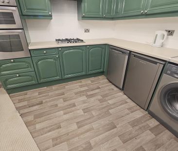 2 bedroom terraced house to rent - Photo 4