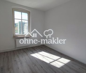 Frisch renovierte 2-Zimmer-Wohnung mit EBK und Keller in Magdeburg-... - Photo 2