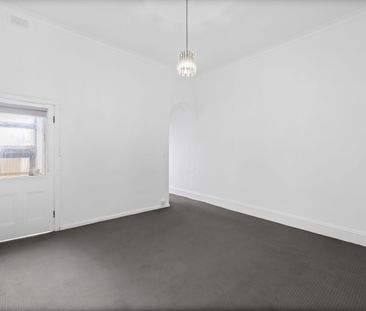 One Bedroom Delight! - Photo 5