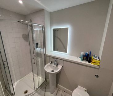 308 College Court Central, Belfast BT1 6BF - Photo 5