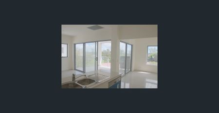 Large 1 Bedroom + Study | Huge Modern Kitchen | Available 30th November - Photo 4