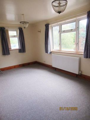 4 bedroom detached house to rent - Photo 1