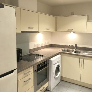 1 bedroom studio apartment to rent - Photo 2