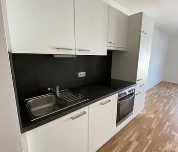 Nähe Donauzentrum – Arakawastraße – Helle, gepflegte Singlewohnung ... - Foto 1