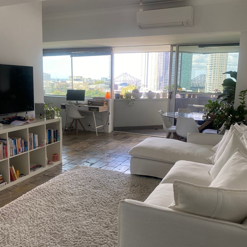 Spring Hill - Photo 1