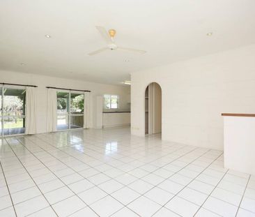 Edmonton Home on a Budget - Big Kitchen - Solar - Side Access - Photo 1