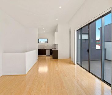 MODERN AND LOW MAINTENANCE LIVING - Photo 2