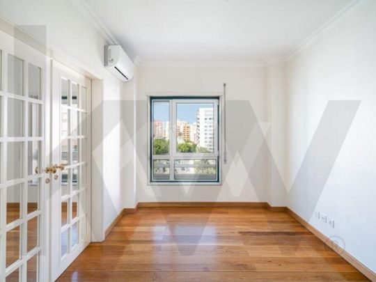 Apartamento T4 em Lisboa - Photo 1