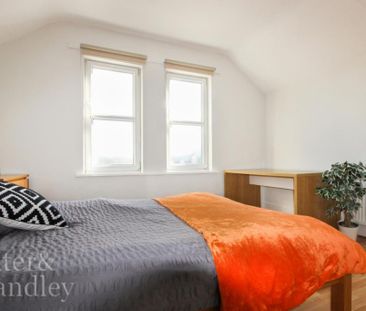 4 bedroom terraced house to rent - Photo 6