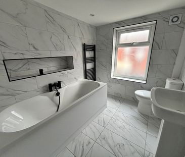 3 bedroom terraced house to rent - Photo 3