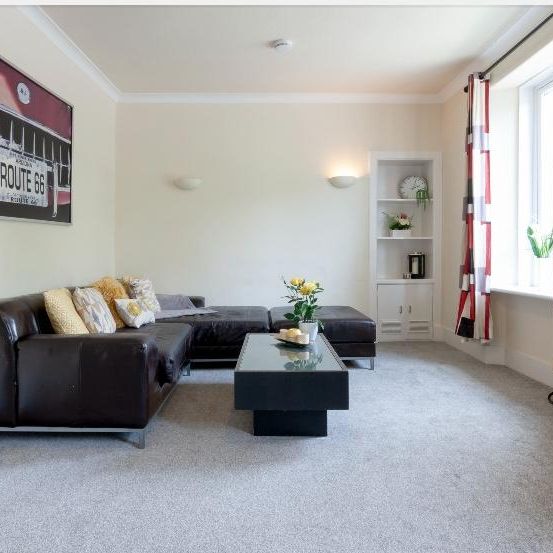 3 bedroom flat to rent - Photo 1