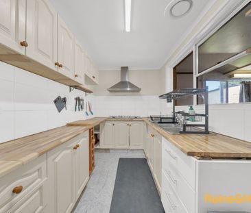 3 Bedroom house for Lease in Cranbourne! - Photo 3