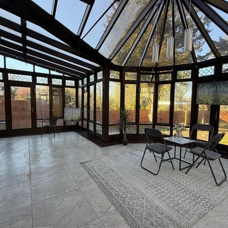 1 bedroom in a house share to rent - Photo 4