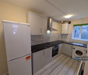 1 bedroom semi-detached house to rent - Photo 4