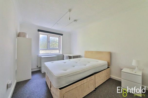 3 bedroom flat to rent - Photo 1