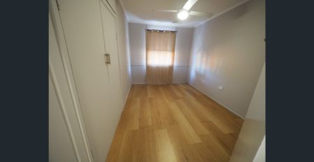 Surfers, 3 Bedroom - Photo 3