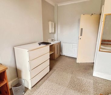 1 bedroom room to rent Gedling Grove, NG7 - Photo 2