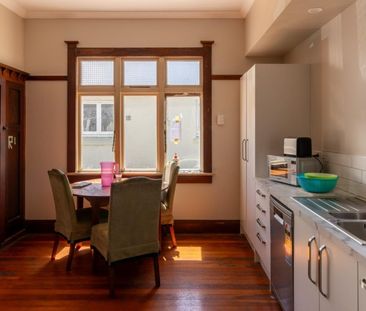 Small Bedroom in Shared House for Rent - Photo 4