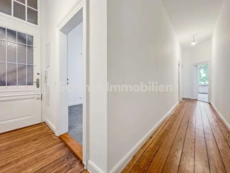 Erstbezug nach Sanierung // 2-Zimmer-Altbauwohnung im Bahnhofsviertel - Photo 2