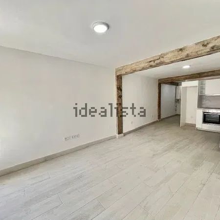 Alquiler de piso en Calle Victoria - Photo 1