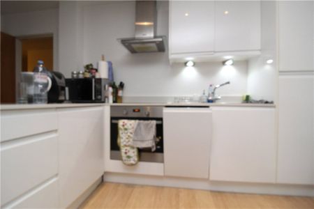 High Road, Finchley, N12 9RW - Photo 4