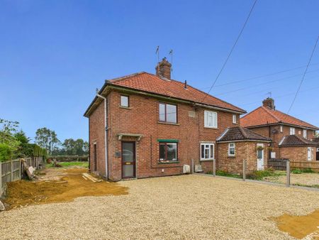 3 bedroom semi-detached house to rent - Photo 4