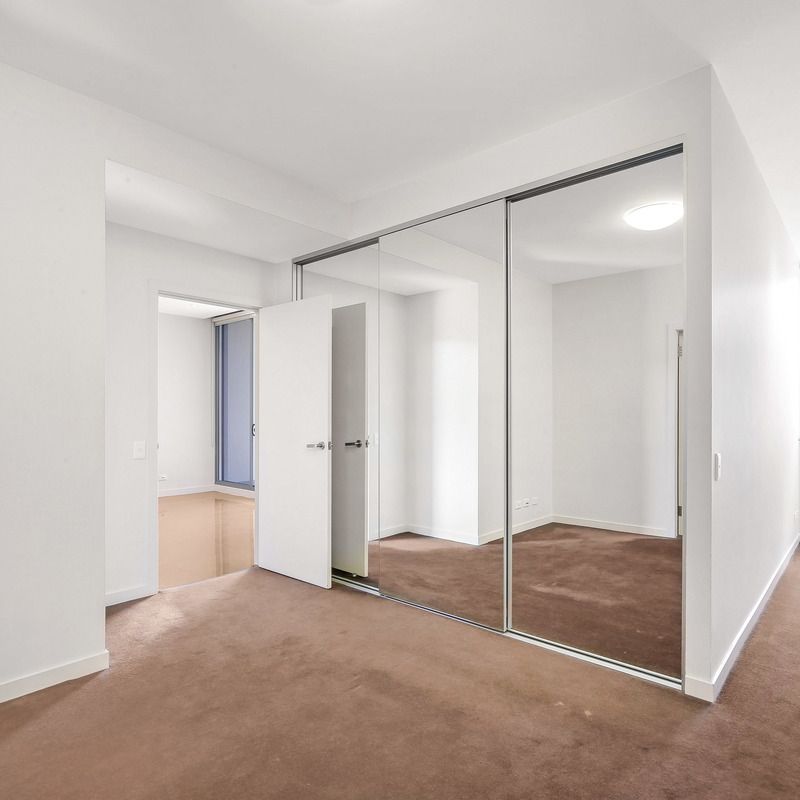 Unfurnished Two-Bedroom I Swimming Pool & Gym - Photo 1