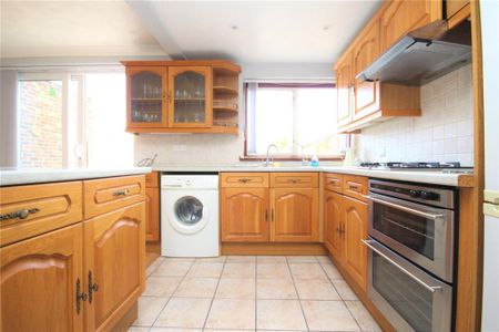 3 bedroom terraced house to rent - Photo 5