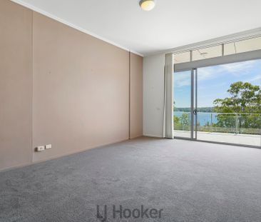 Two Bedroom Unit in the Heart of Toronto - Photo 4