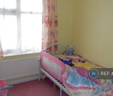 4 bedroom terraced house to rent - Photo 5