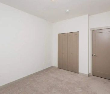 Pine Creek Manor — 2 bed 1 bath - Photo 1
