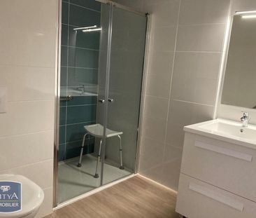 Location Appartement 2 pièces 40m² LES SABLES D OLONNE 85100 - Photo 2