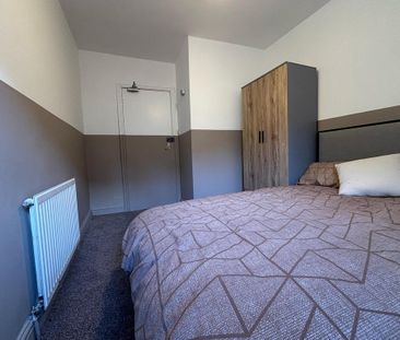 4 bedroom terraced house to rent - Photo 5