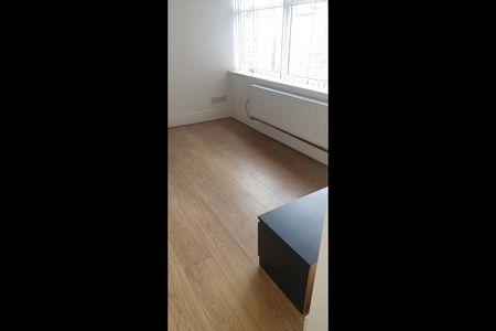 1 Bed Flat, Erdington, B24 - Photo 2