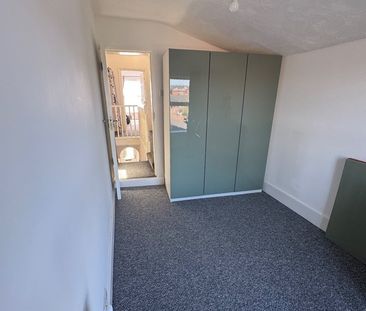 3 Bed Terraced House, Stockwood Crescent, LU1 - Photo 4