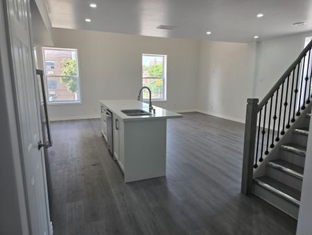 For Lease - 387 Maitland Street Unit# Upper, London East, Ontario - Photo 3