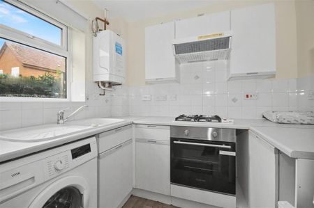 1 bedroom mews to rent - Photo 2