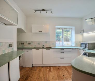 2 bedroom maisonette to rent - Photo 1