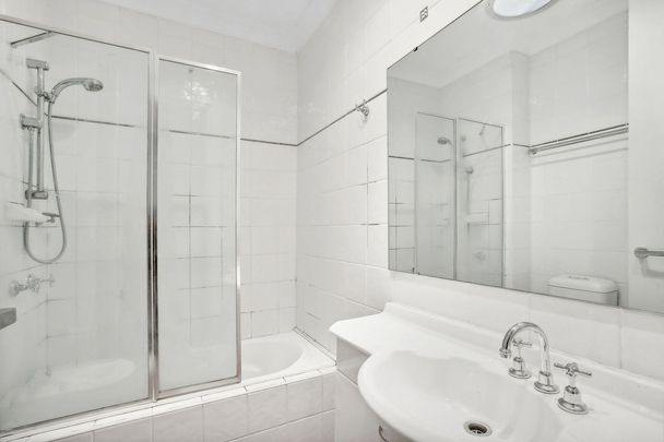 Two-Level Townhouse In Convenient Leafy Location - Photo 1