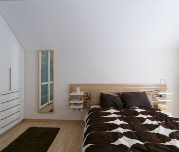 Hochwertige und möblierte Wohnung in grüner Lage nähe Kanal! - Foto 1