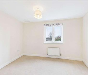 Blenheim Court, Kingsquarter, Maidenhead, Berkshire, SL6 - Photo 6