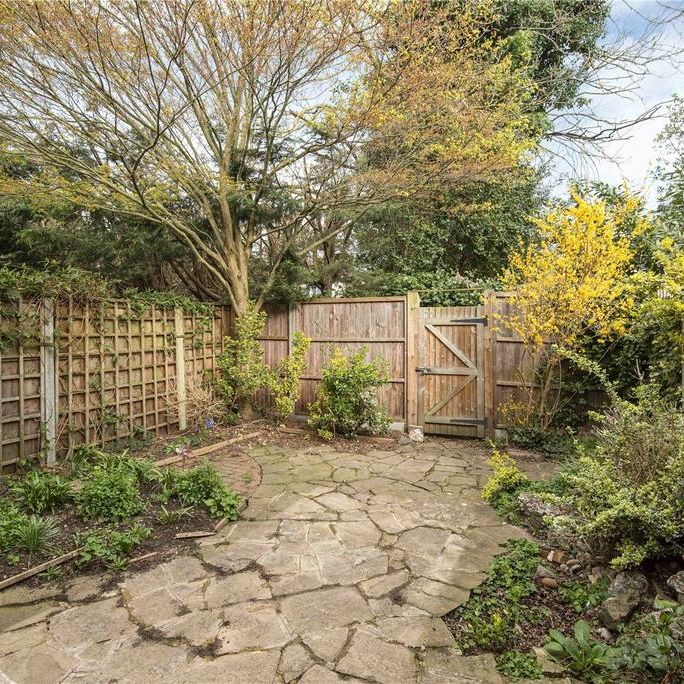 3 bedroom terraced house to rent - Photo 1