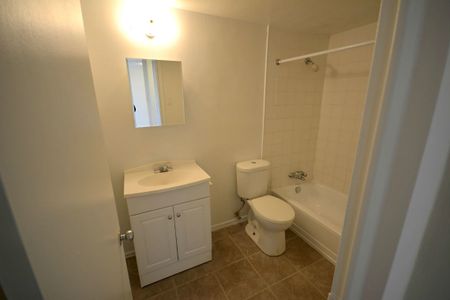 335 Cooper Street, Centretown, Ottawa, ON - Photo 2