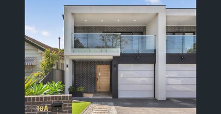 Modern 4 Bedroom Duplex - Photo 4