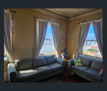 Partly Furnished Apartment in Prime Location with Mountain Views - Photo 3