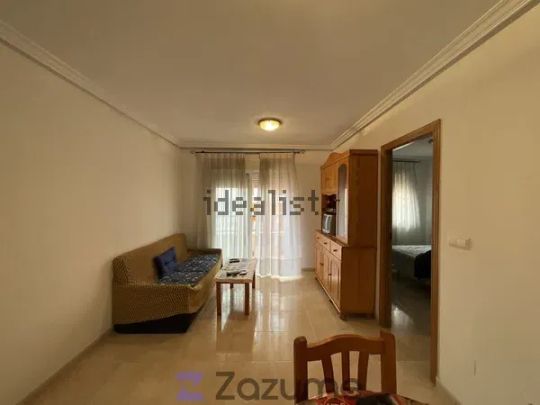 Alquiler de piso en Calle San Emigdio - Photo 1