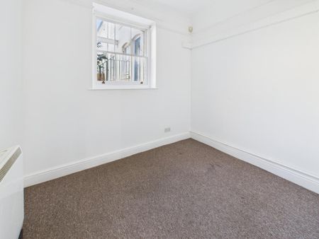4 bedroom terraced house to rent - Photo 2